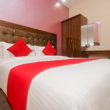 Hotel O Greenforest Near Airport Road Metro Station Мумбаї Екстер'єр фото