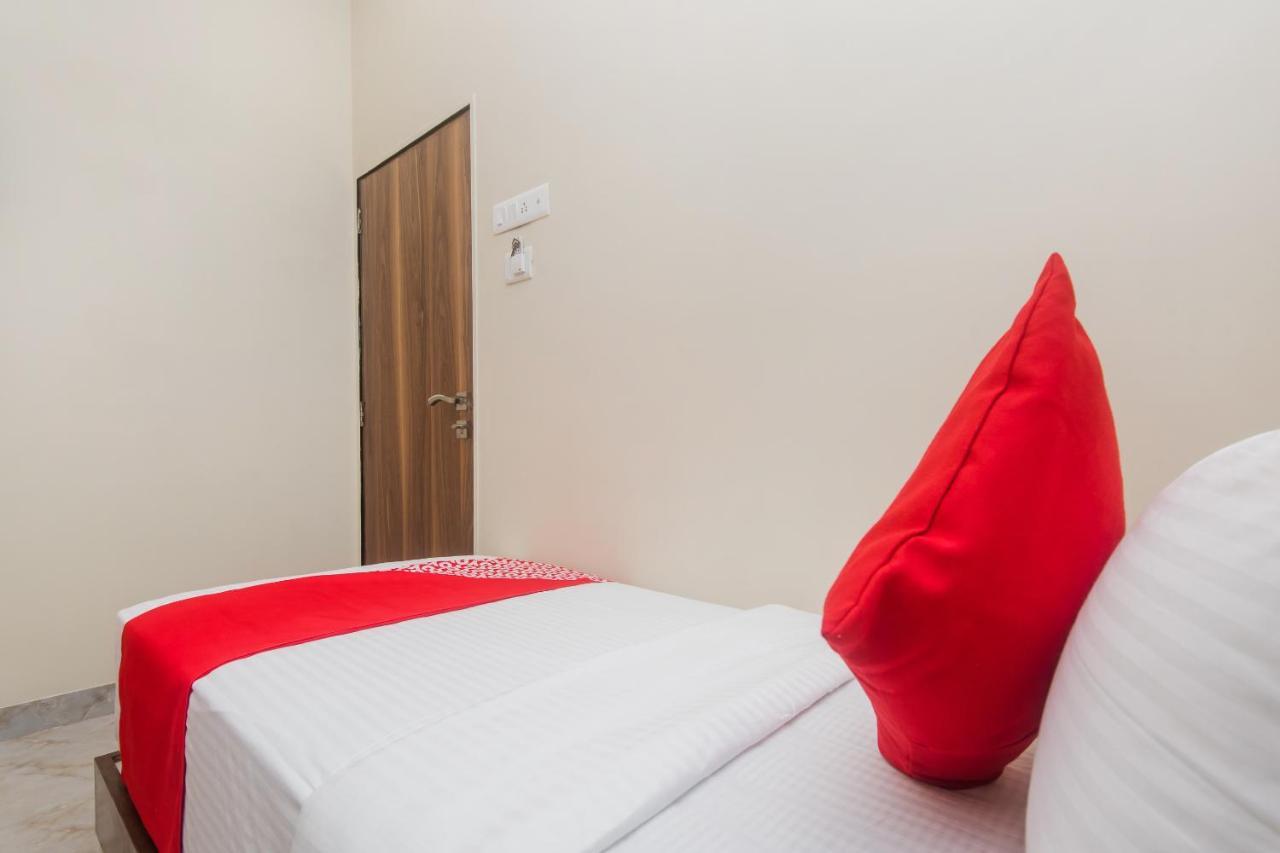 Hotel O Greenforest Near Airport Road Metro Station Мумбаї Екстер'єр фото